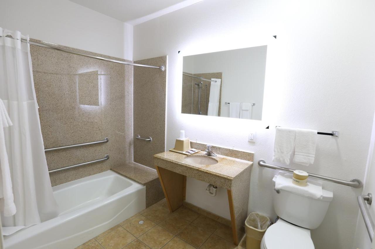 Executive Inn & Suites Cuero Buitenkant foto